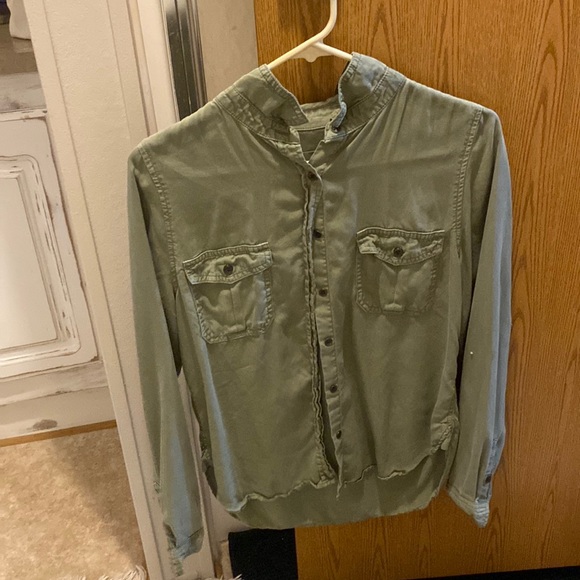 Green button up xs - Picture 1 of 3